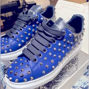 Alexander McQueen blue oversized embellished shoes